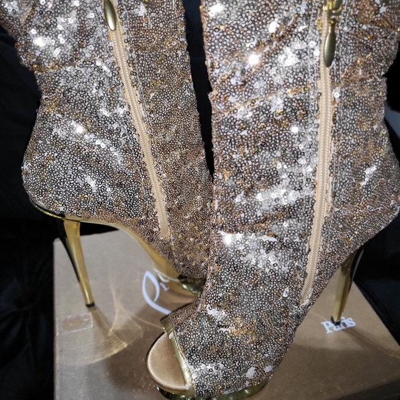 Sparkling Gold Sequin Platform Heels - Picture 3 of 11